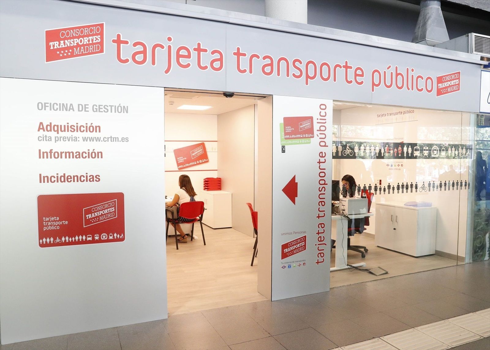 Se amplía un año la vigencia de las tarjetas de transporte público de los mayores de 65 años que caducaron