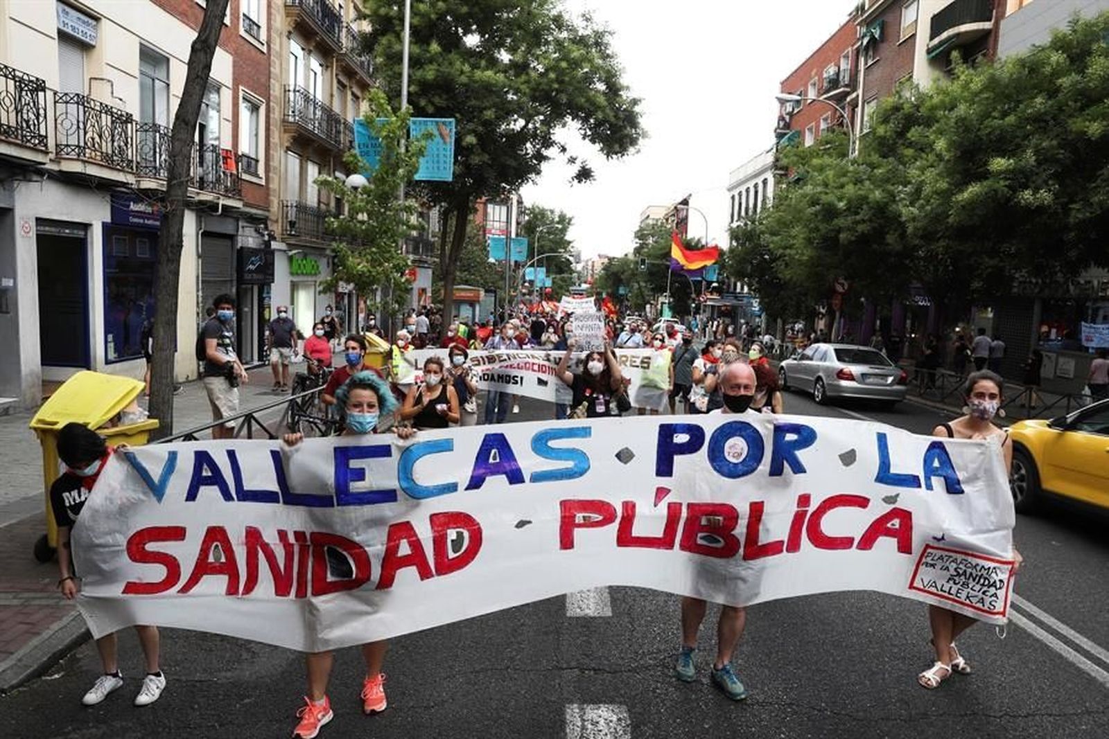 Vallecas sale a la calle por los servicios públicos