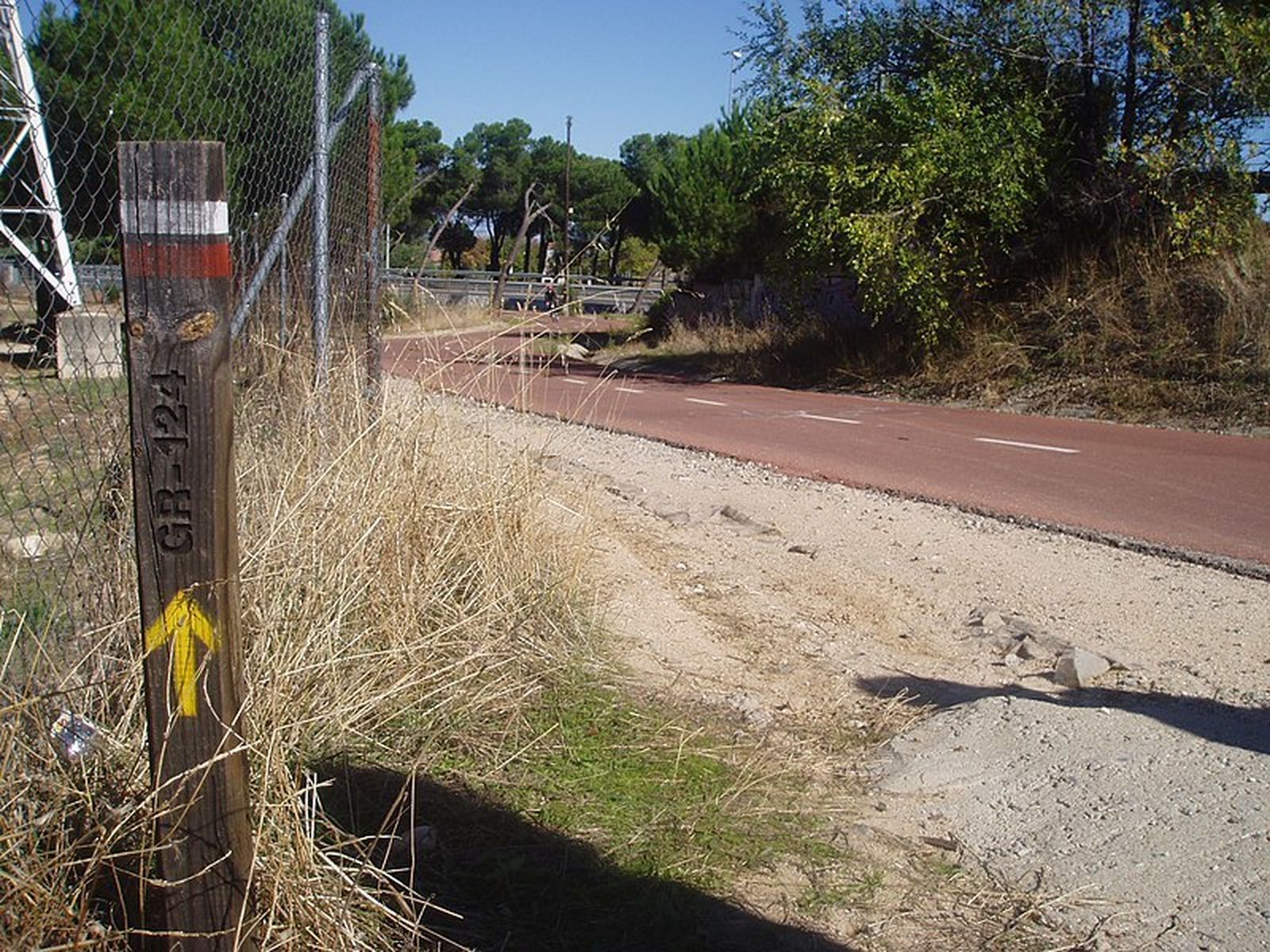 Tramo compartido de la Senda Real y el Camino de Santiago cerca de Tres Cantos
