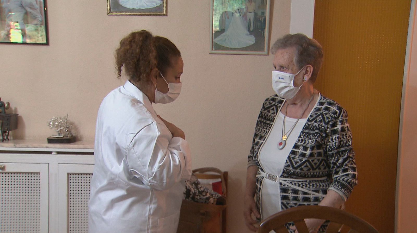 Díaz Ayuso plantea un cheque para que mayores también puedan ser atendidos en casa