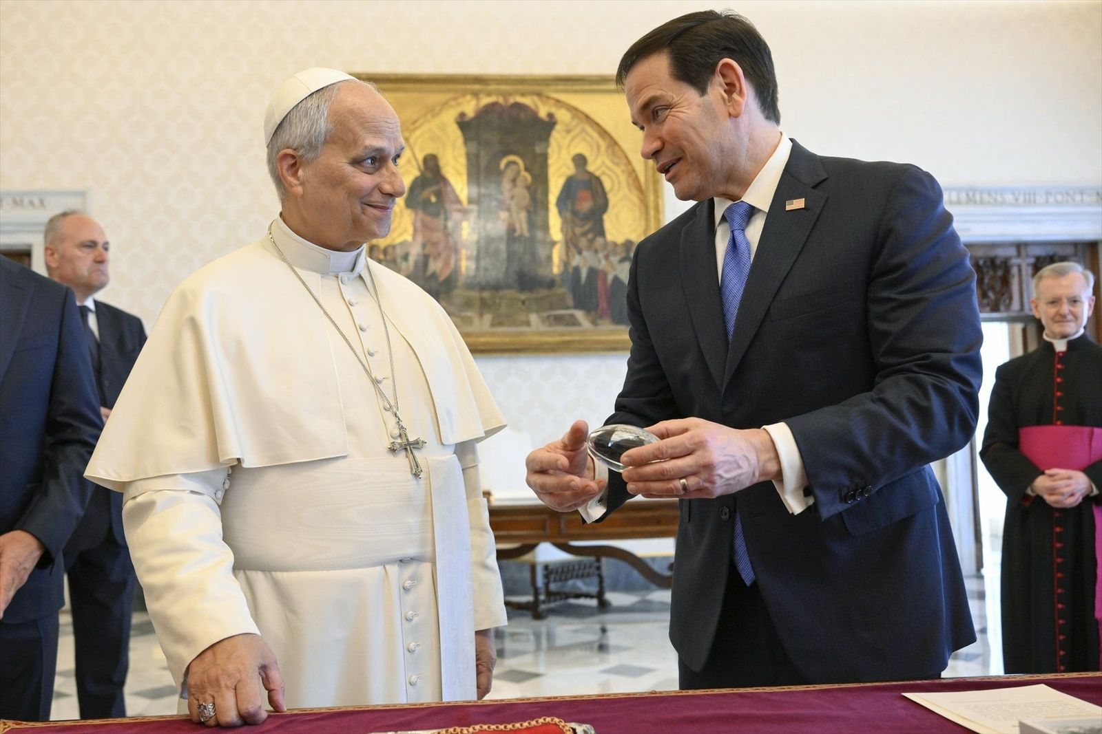 León XIV recibe a Marco Rubio en el Vaticano tras las críticas de Trump al Papa