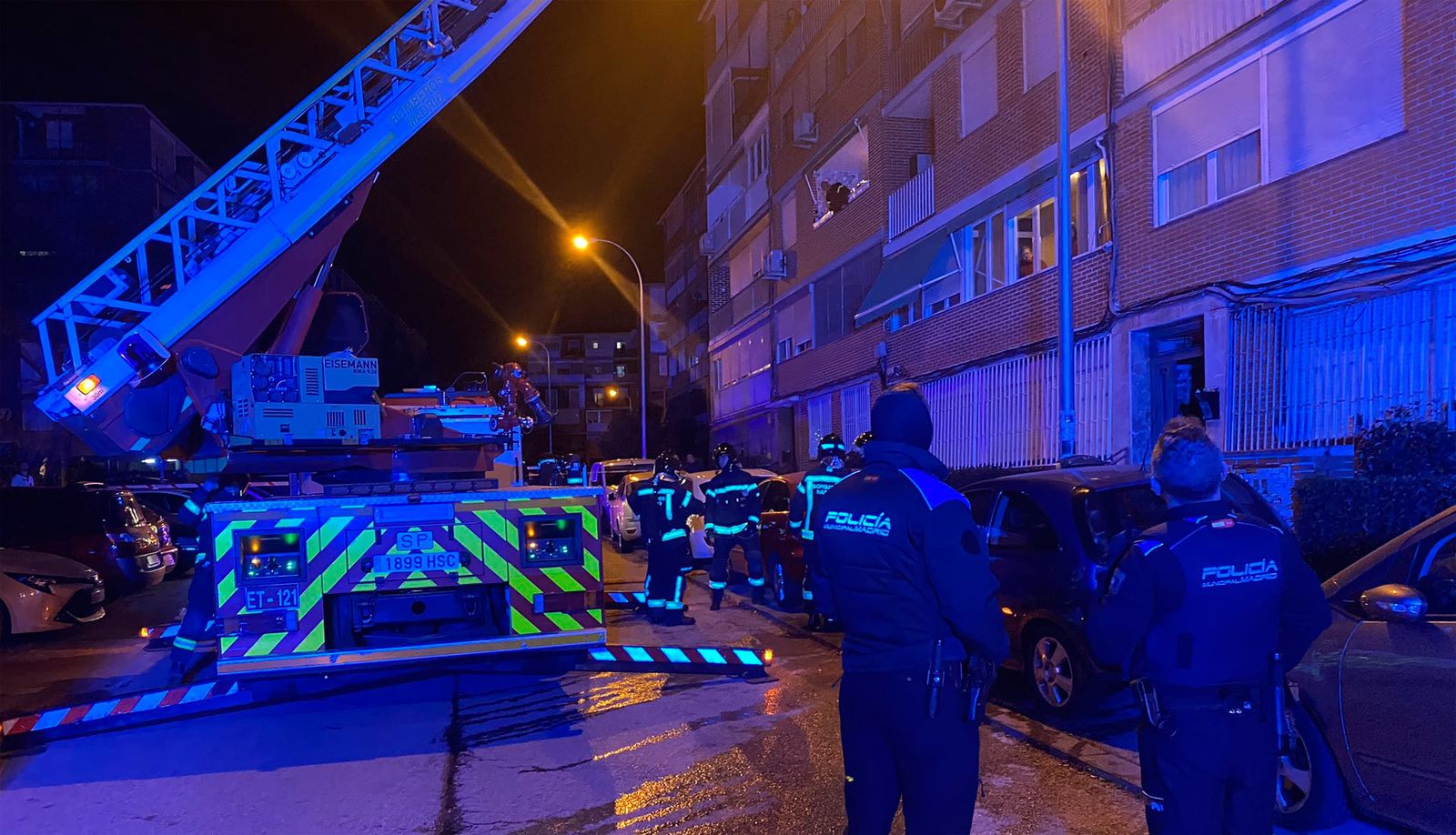 Dos heridos por explosión en calle Valmojado