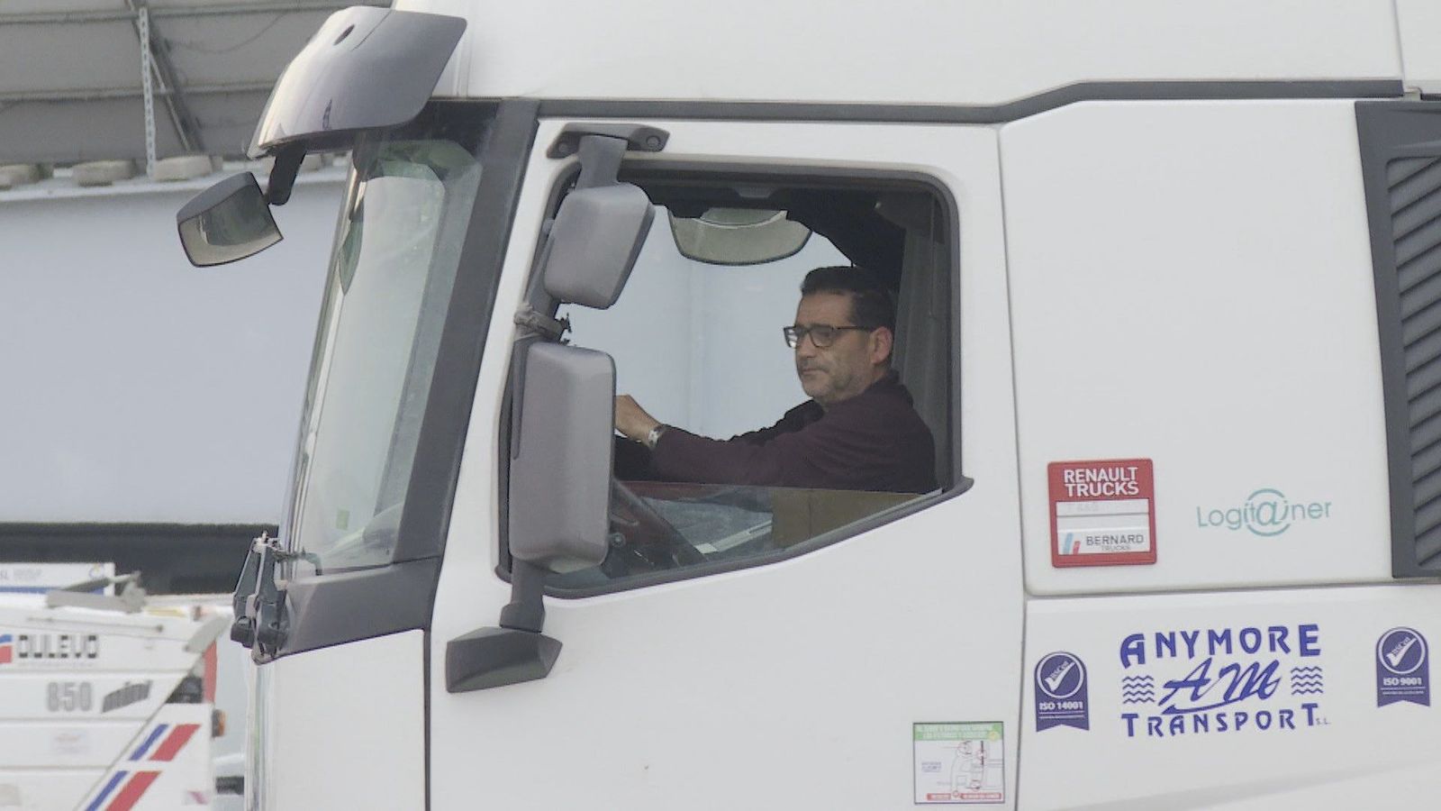 Falta más de 30.000 camioneros: la profesión más buscada para el transporte de mercancías