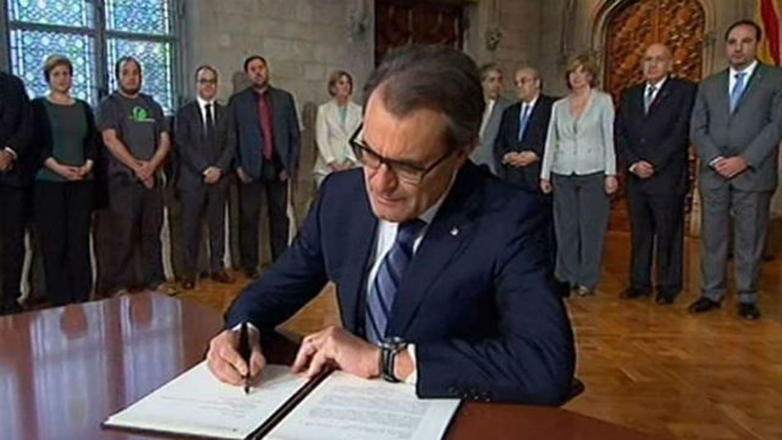 El Constitucional suspende por unanimidad la consulta soberanista alternativa del 9N