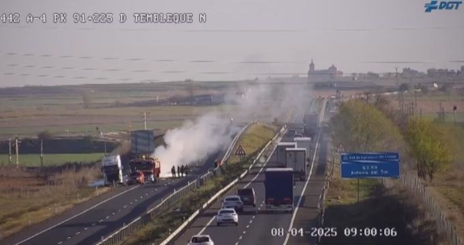 El incendio de un camión obliga a cortar la A-4 a la altura de Tembleque