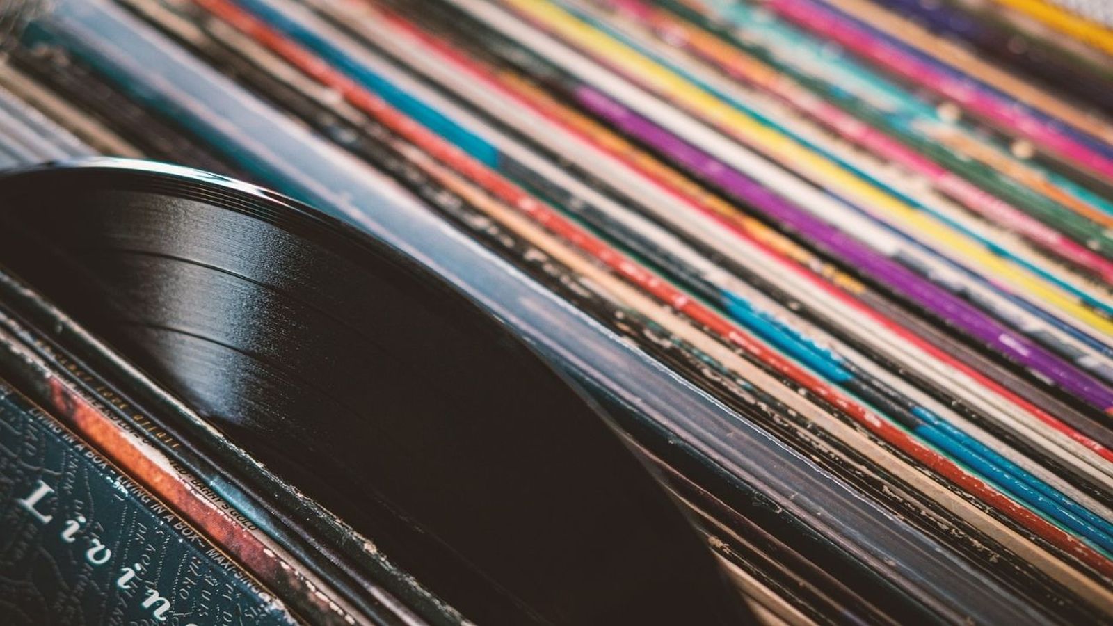Abre la única fábrica de discos de vinilo de Madrid