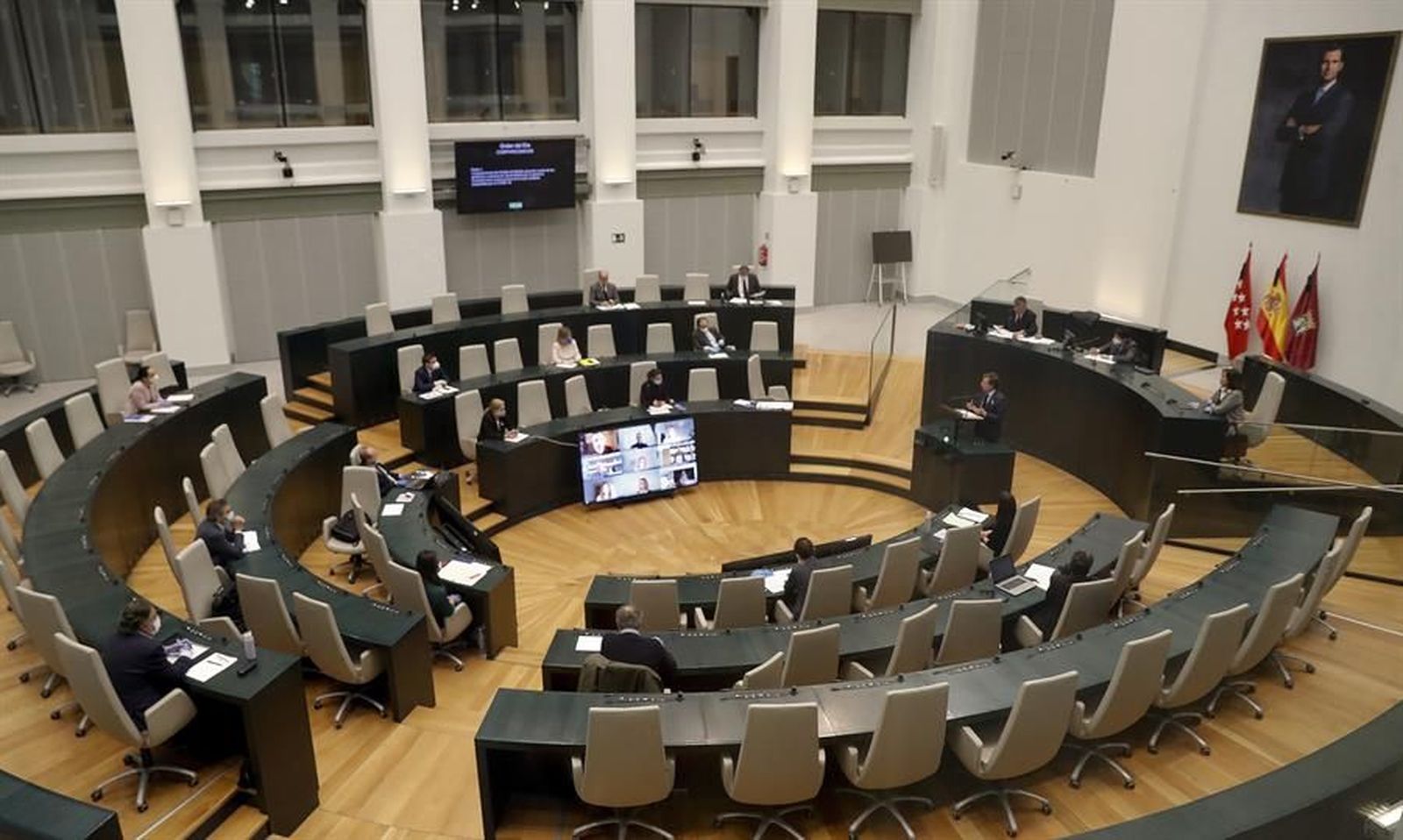 Medalla de oro para los madrileños y apoyo de la oposición a Almeida, excepto el PSOE