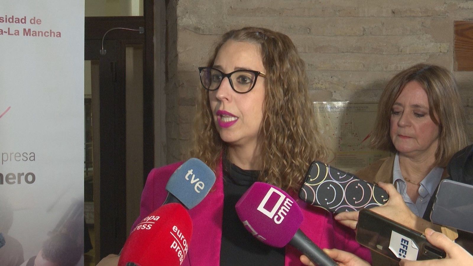 La consejera de Igualdad de Castilla La Mancha desliza irregularidades en las primarias de Sánchez