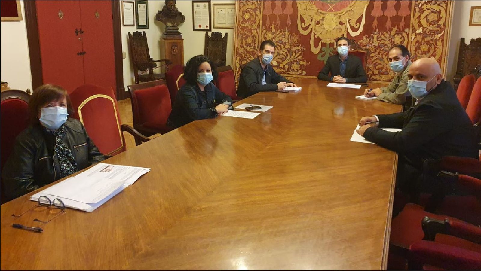 Reunión en el Ayuntamiento de Alcalá de Henares
