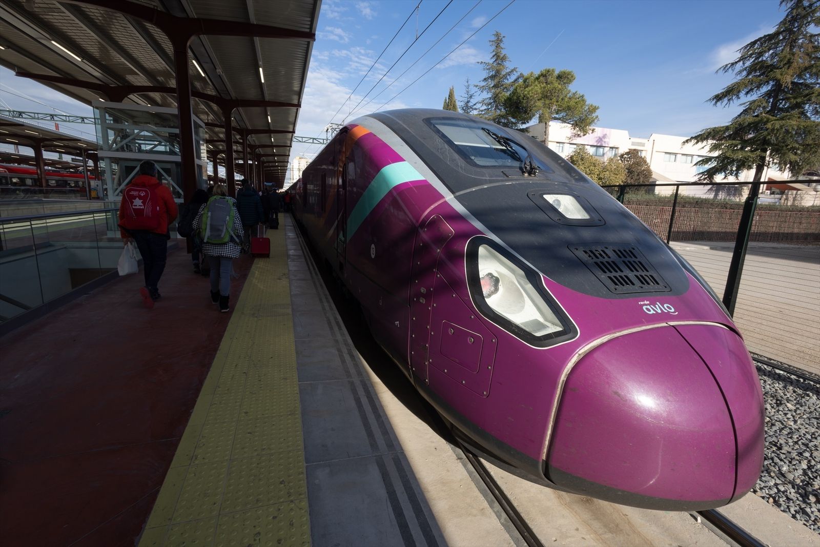 Tren modelo Avril comercializado como Avlo