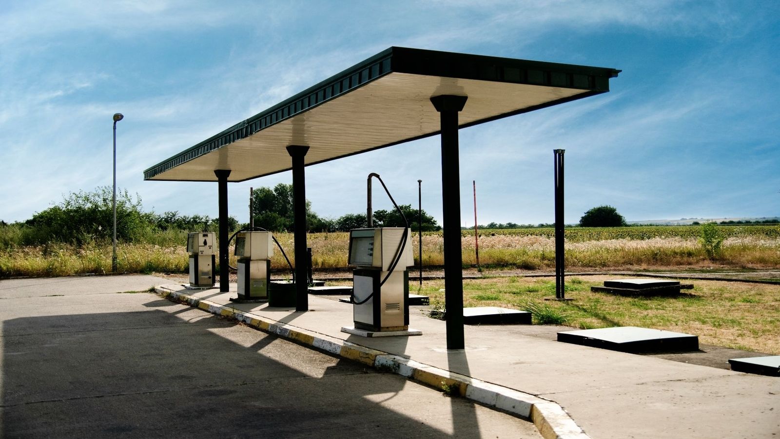 Los vecinos de Griñón denuncian la construcción de una gasolinera junto a sus casas