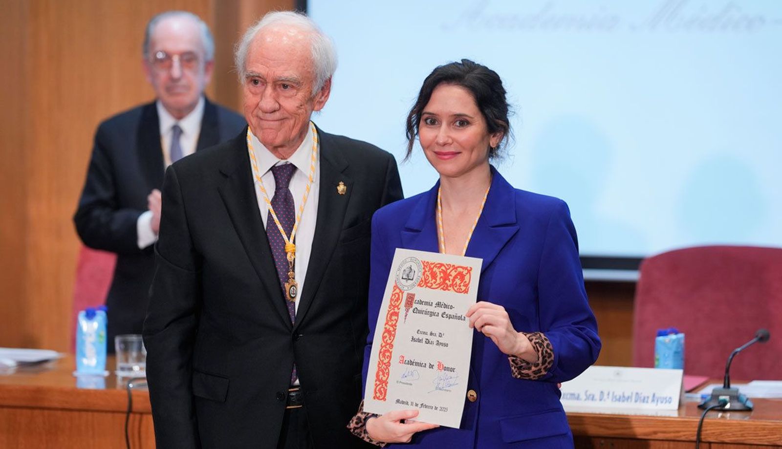Díaz Ayuso académica de Honor de la Academia Médico-Quirúrgica Española