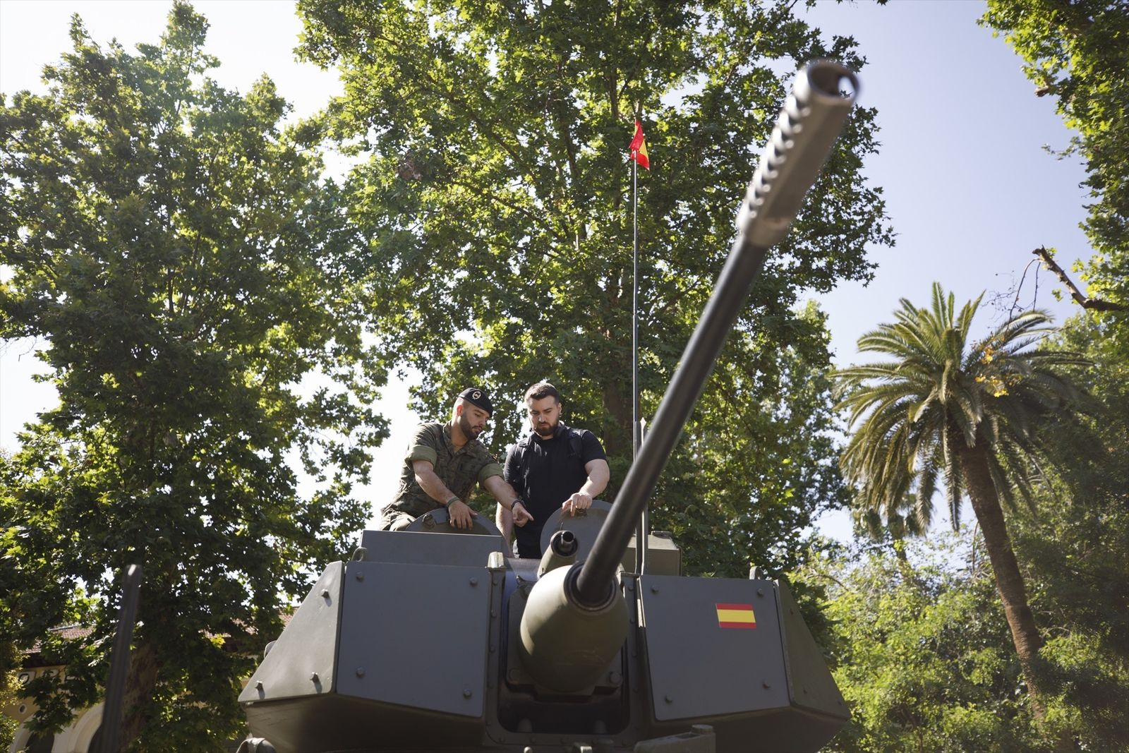 Exposición con motivo del Día de las Fuerzas Armadas