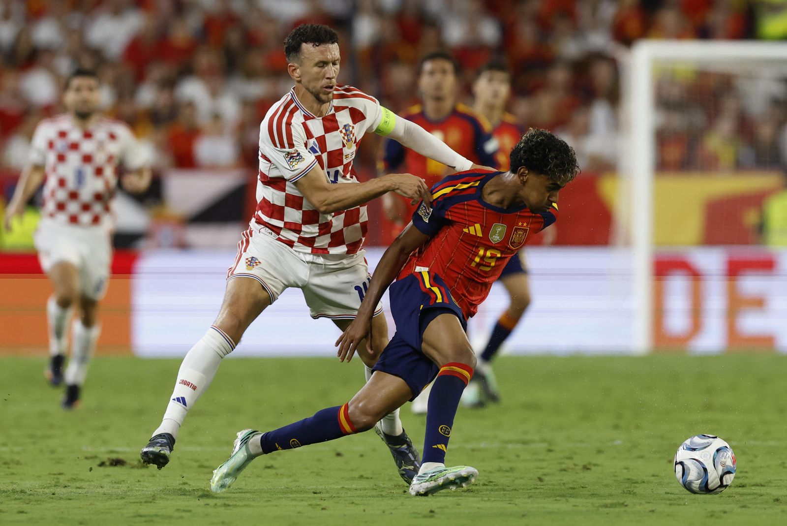 Lamine Yamal ante Croacia