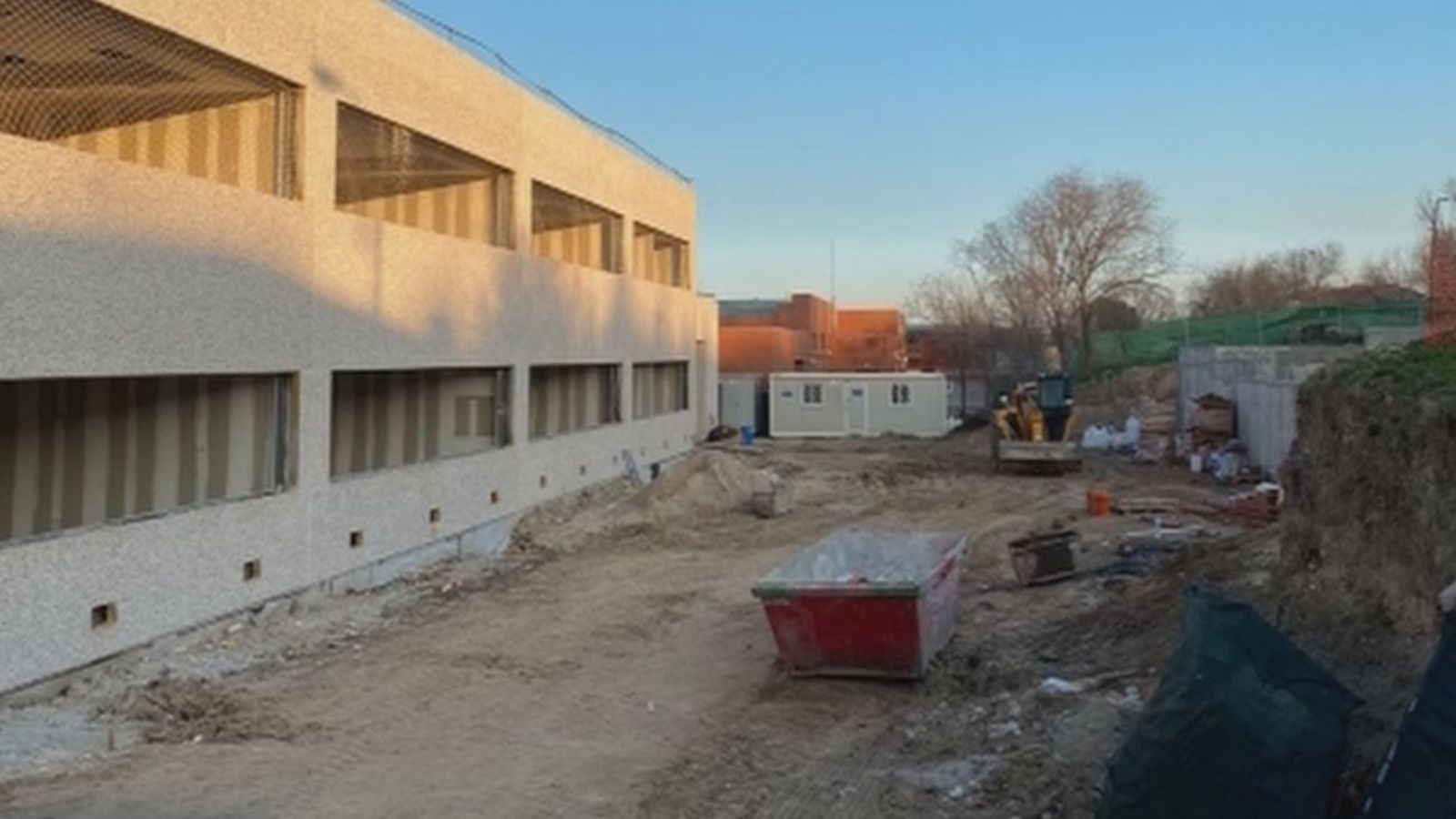 Denuncian llevar 12 años esperando a que finalice la construcción de un instituto en Vicálvaro