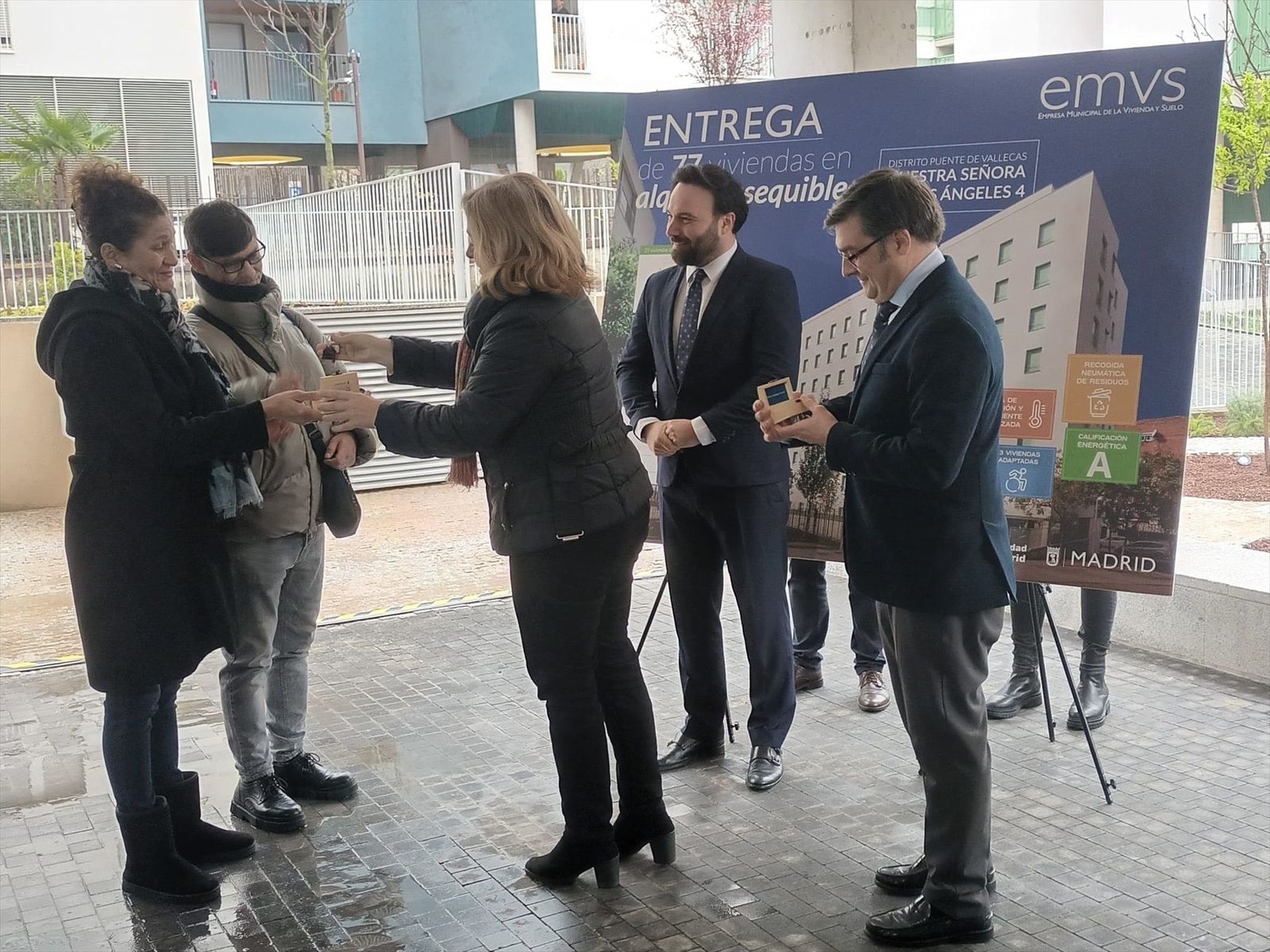Madrid entrega 77 nuevas viviendas de alquiler asequible en el ecobarrio de Vallecas