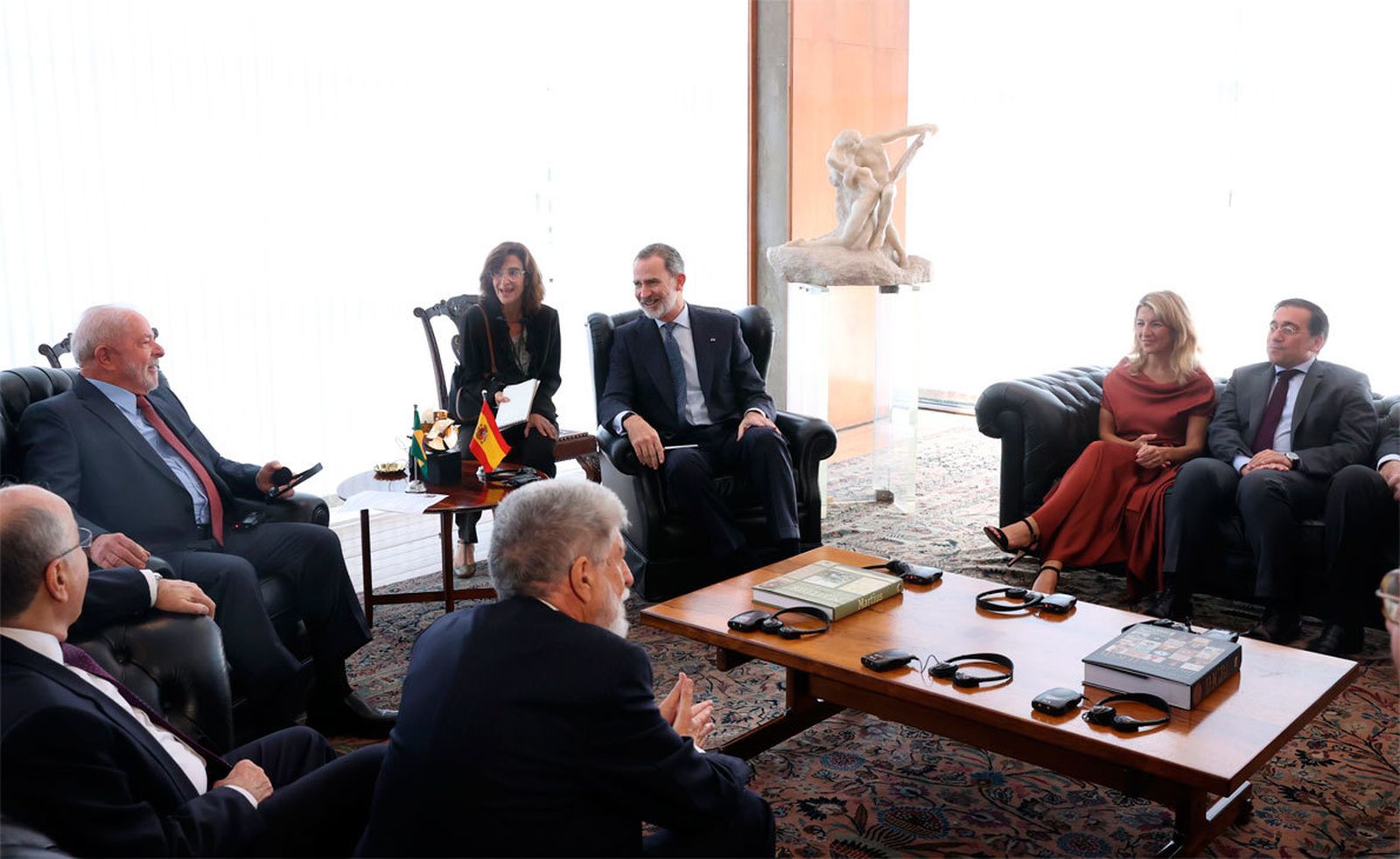 El Rey se reúne con Lula acompañado por Yolanda Díaz y Albares antes de regresar de Brasil
