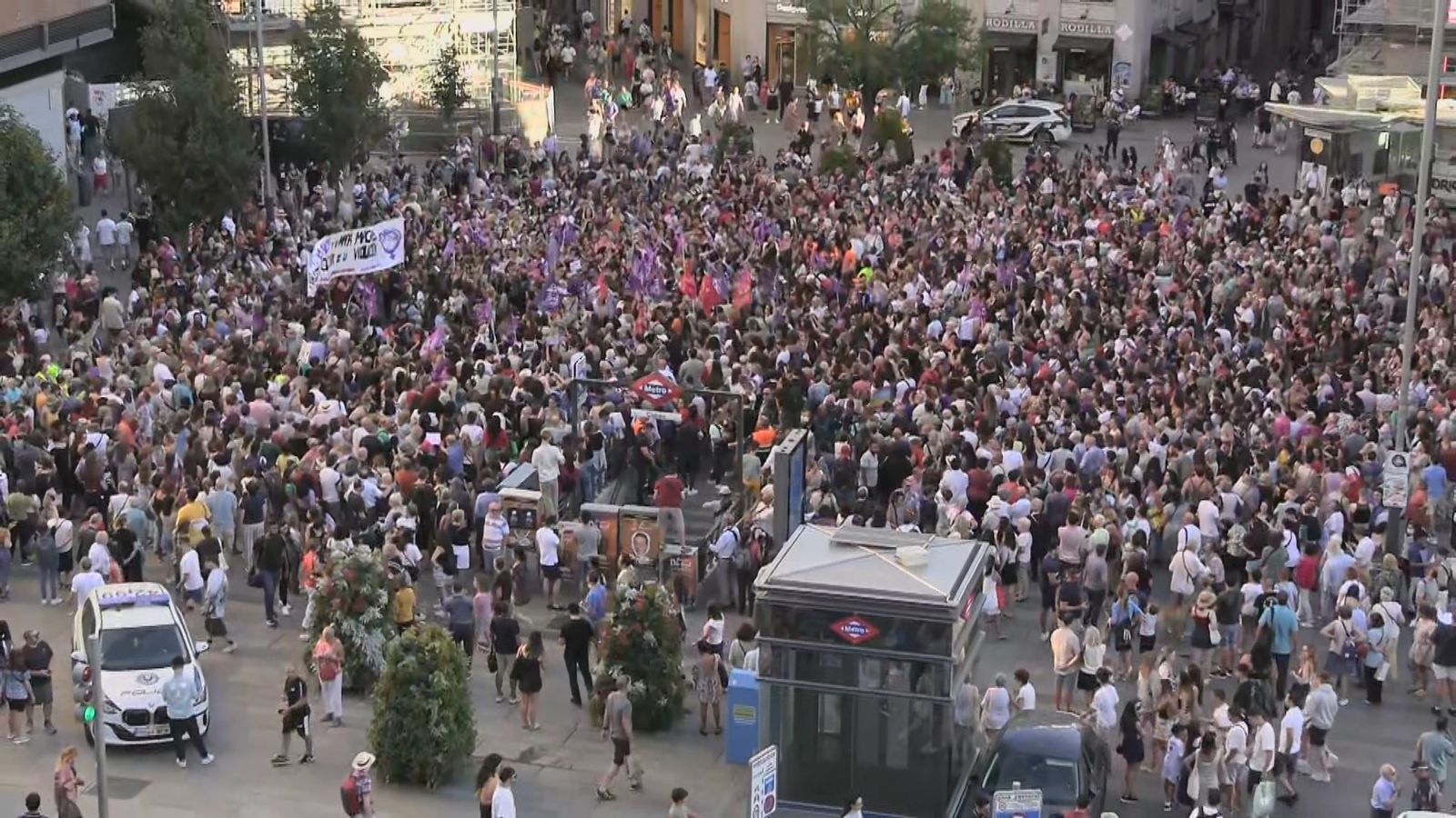 Cientos de personas se concentran en Callao en apoyo a Jennifer Hermoso