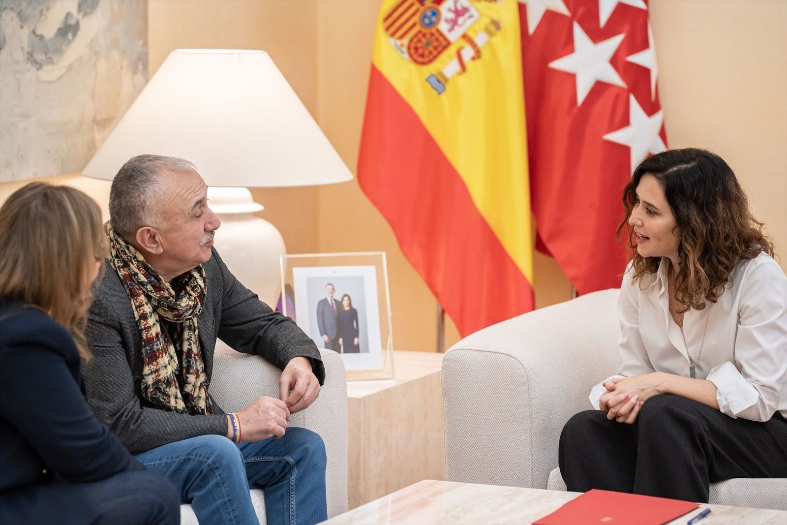 Ayuso se reúne con UGT para hablar sobre la estrategia de empleo
