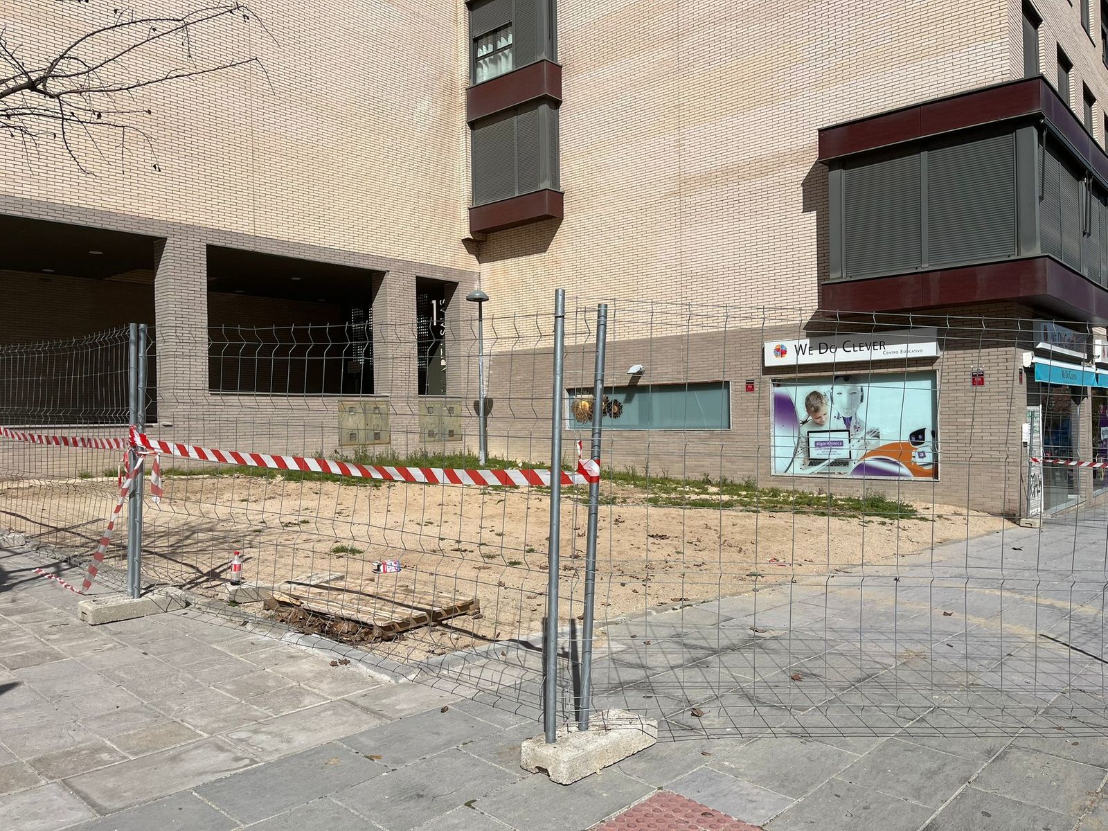 Un 'esquinero' en el barrio de la Dehesa Vieja de San Sebastián de los Reyes