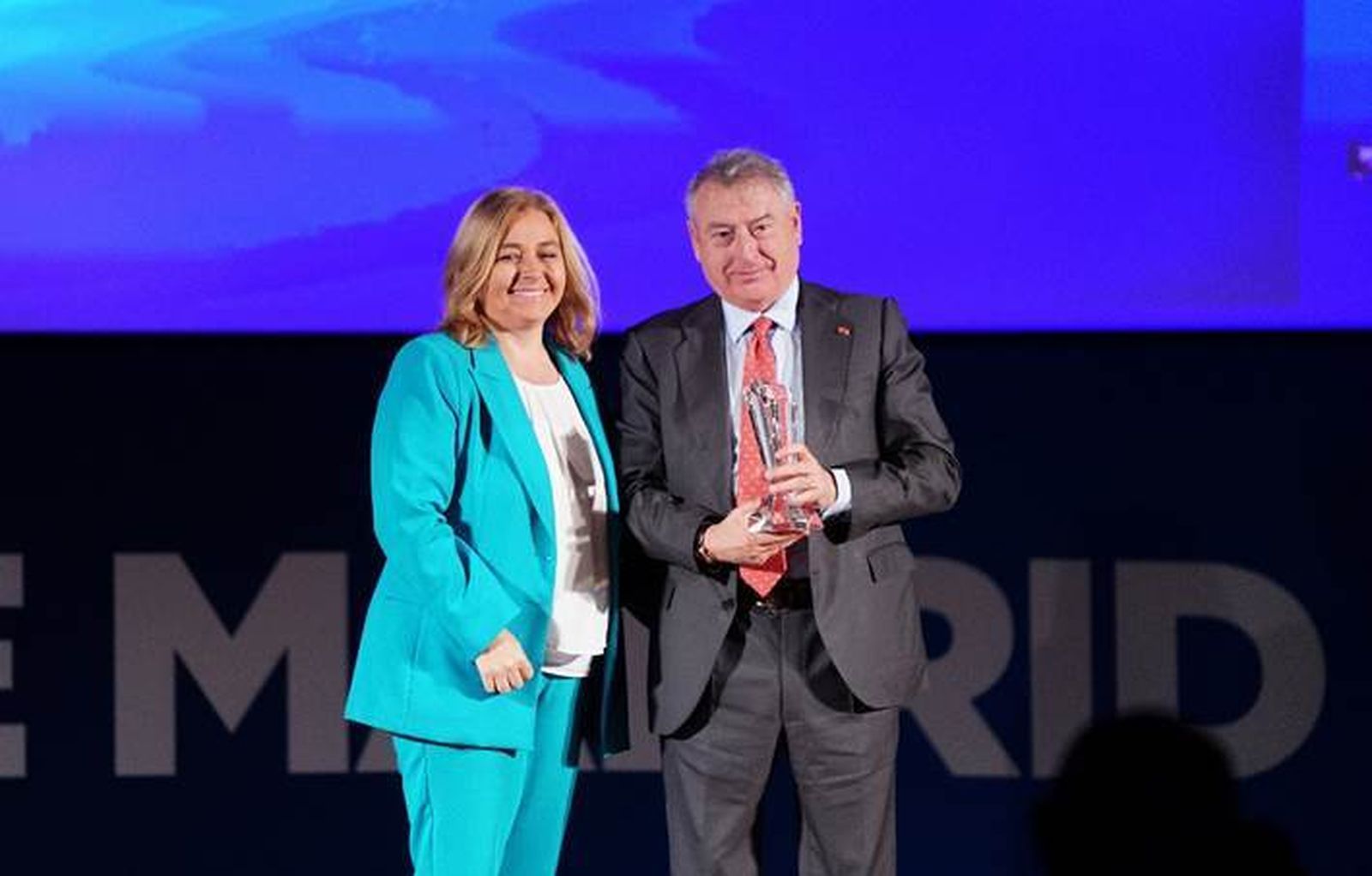 José Antonio Sánchez, Premio MAPOMA 2024 por el apoyo histórico de Telemadrid a la Maratón Popular de Madrid