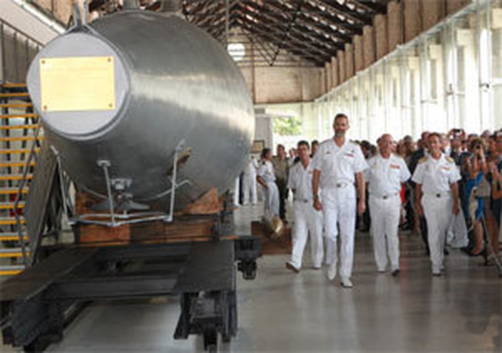 El Príncipe inaugura la sala del Museo Naval de  Cartagena donde se expone el submarino Peral