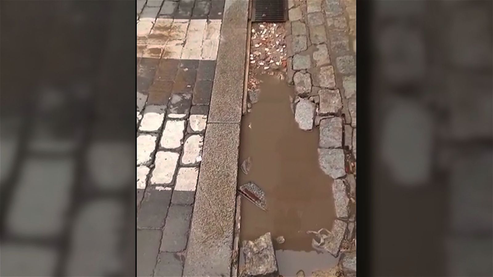 Pésimo estado de las calles en pleno centro de Madrid