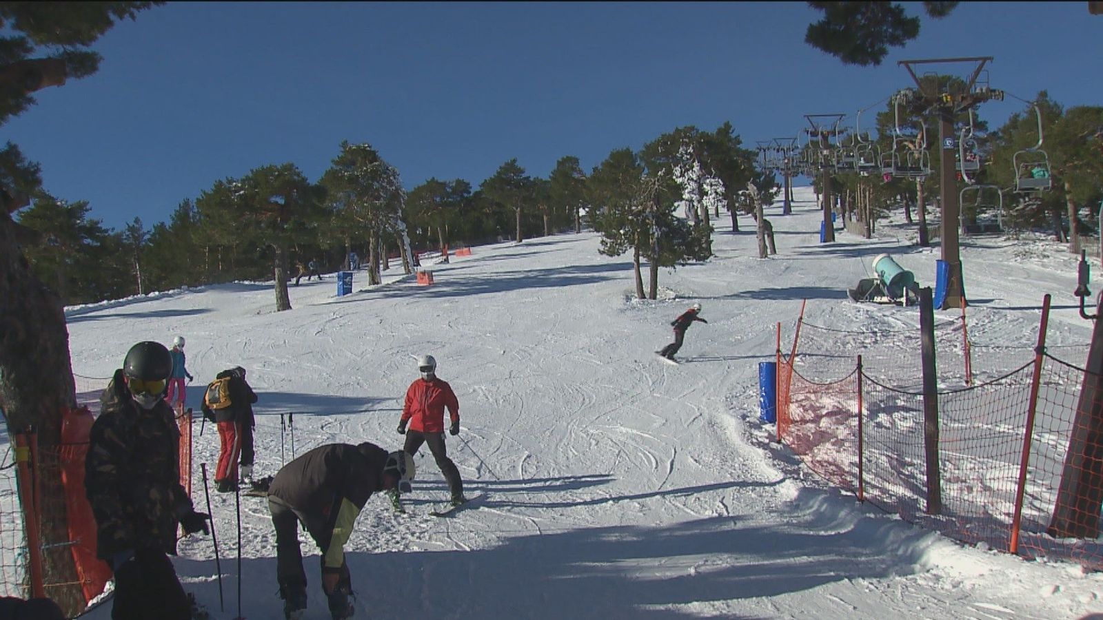 La empresa del Puerto de Navacerrada planea abrir las pistas de esquí el 1 de diciembre