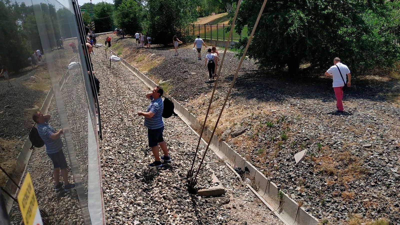 Una avería en la catenaria afecta a cientos de viajeros en la C-3 de Cercanías
