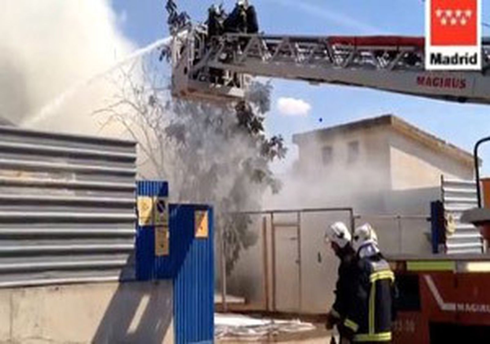 Incendio en un polígono en Alcalá de Henares