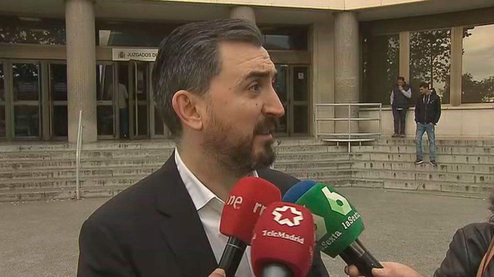 Escolar aporta tres actas que demostrarían que había más alumnos con trato VIP en el máster de Cifuentes