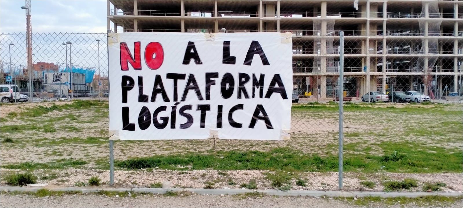 Pancarta contra la Plataforma Logística de la M40