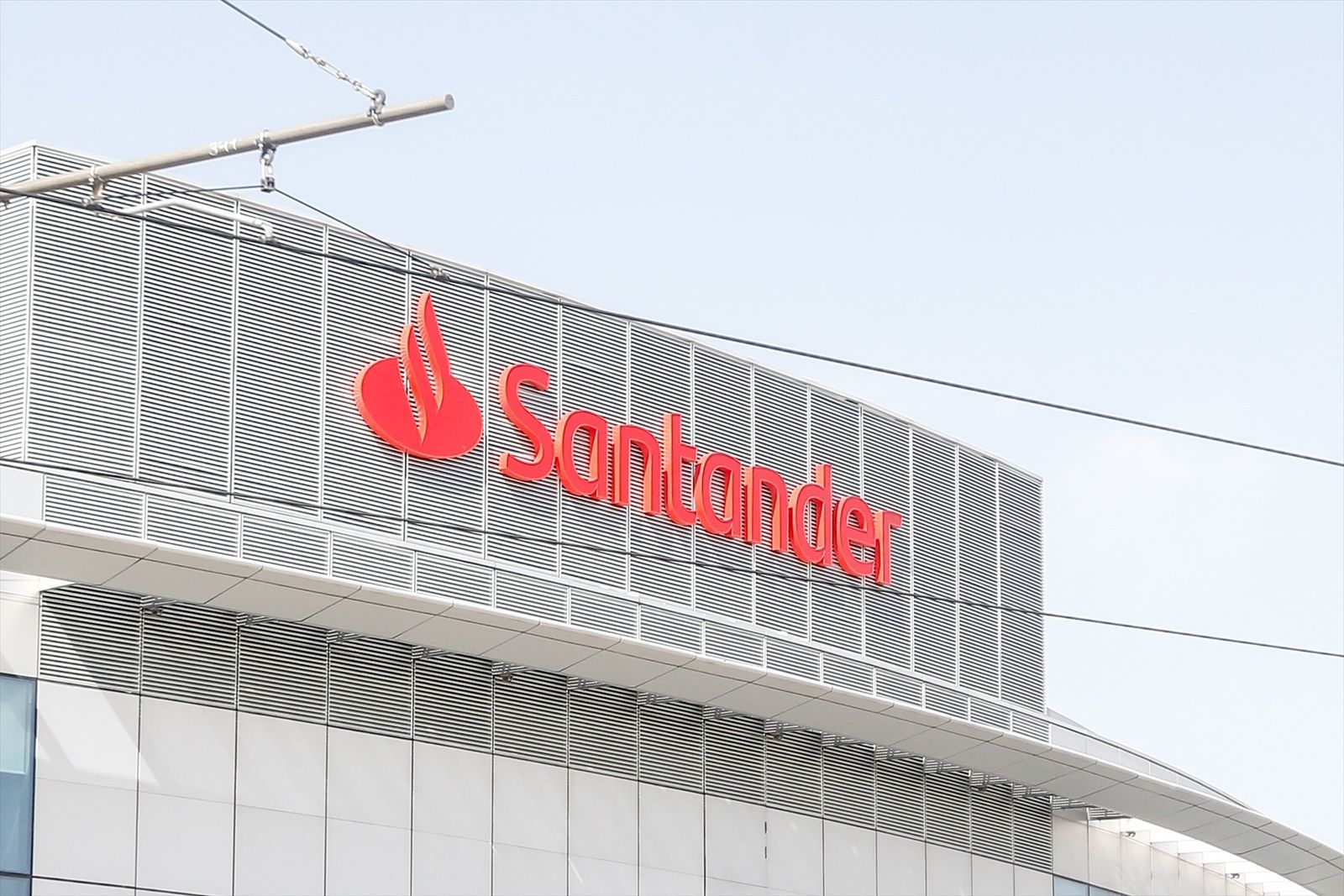 Cartel del Banco Santander en la Ciudad Grupo Santander