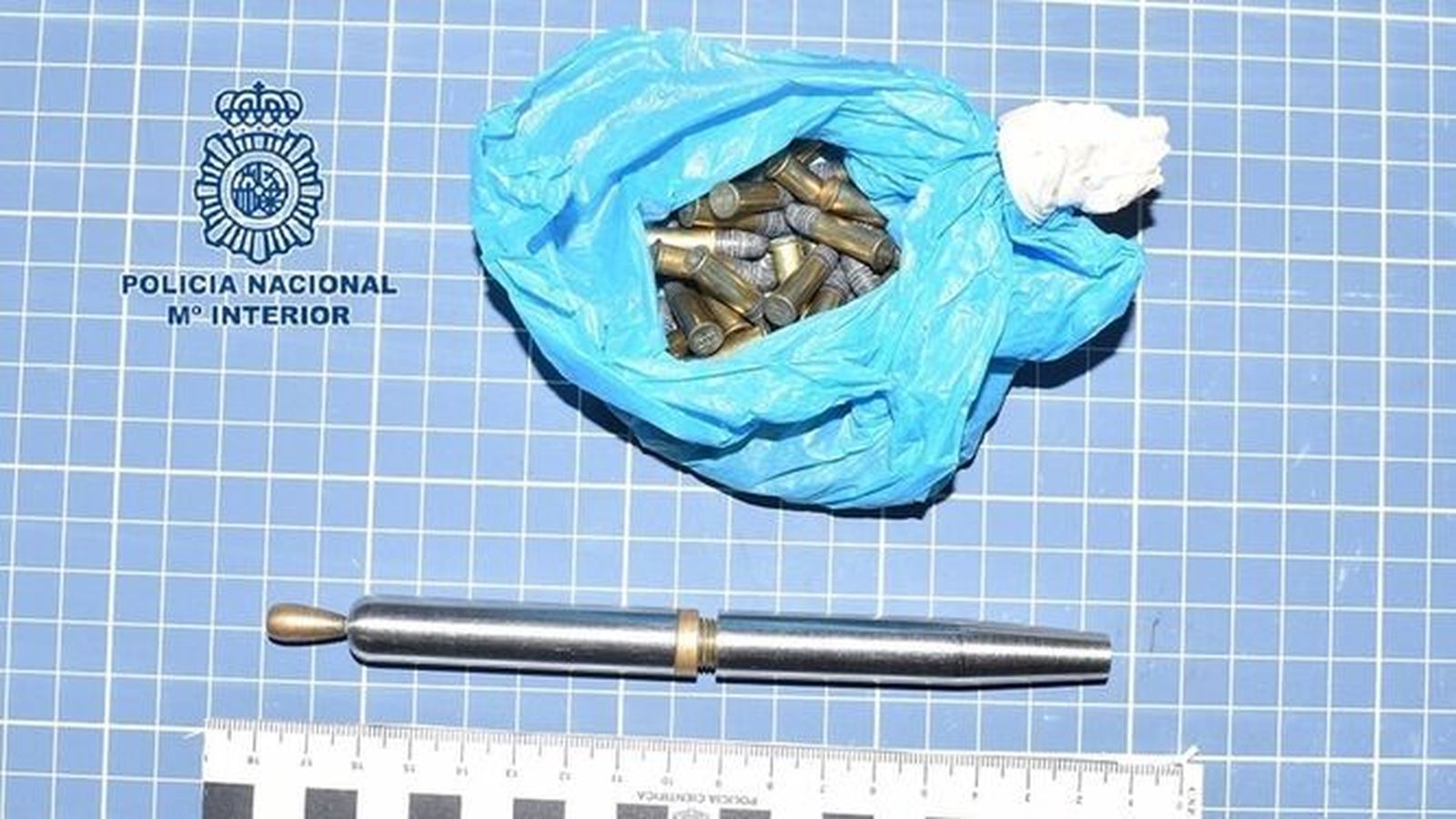 Bolígrafo-pistola intervenido