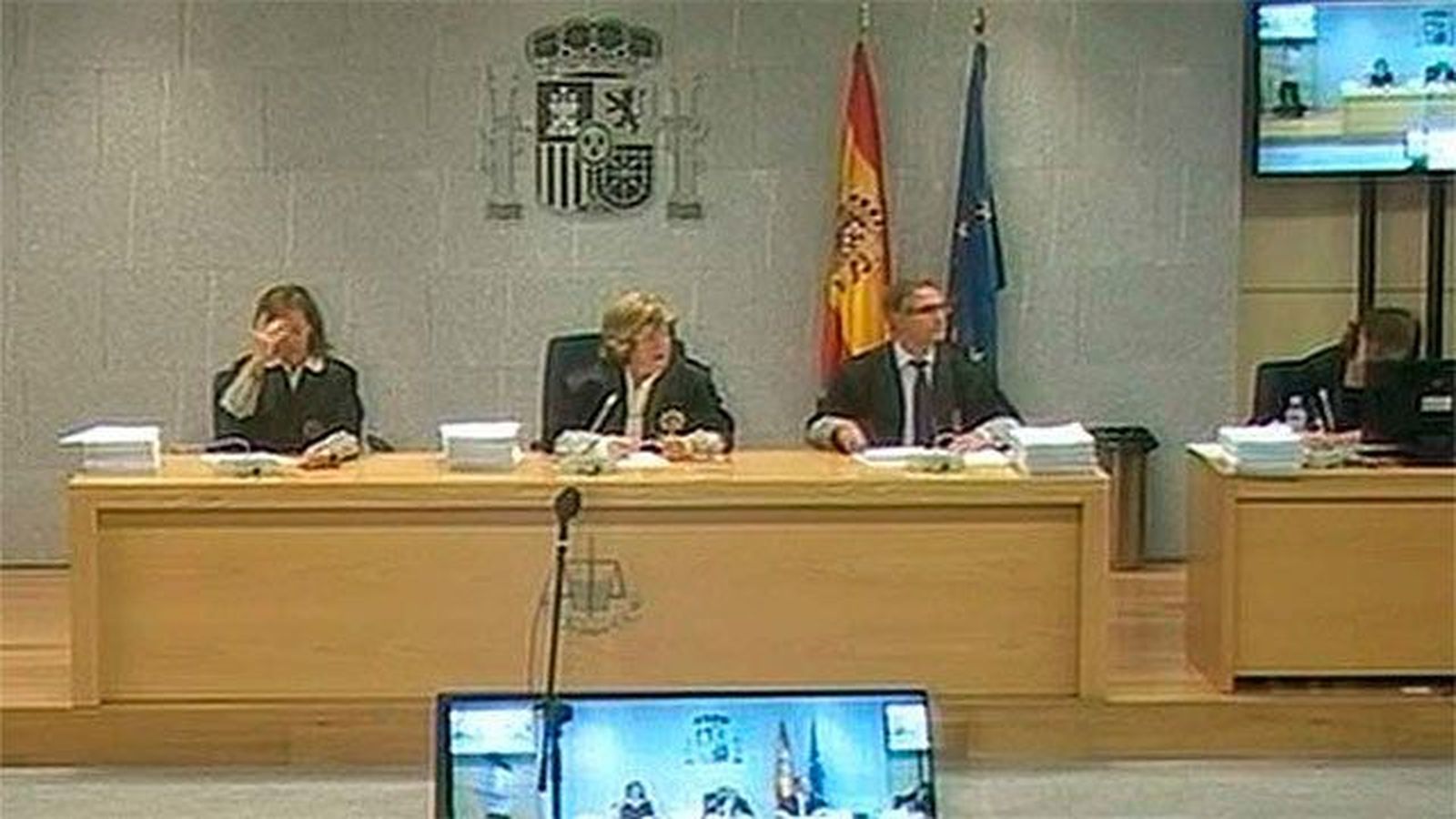 El fiscal de las "black" rebaja las penas a los que devolvieron lo gastado