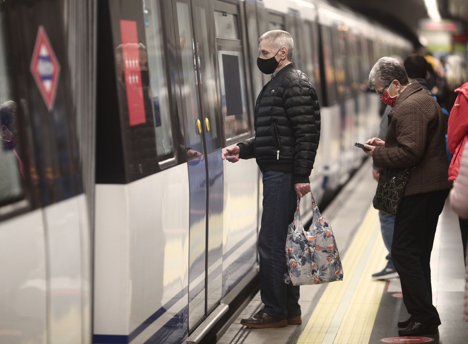 Interrumpida línea 9 de metro