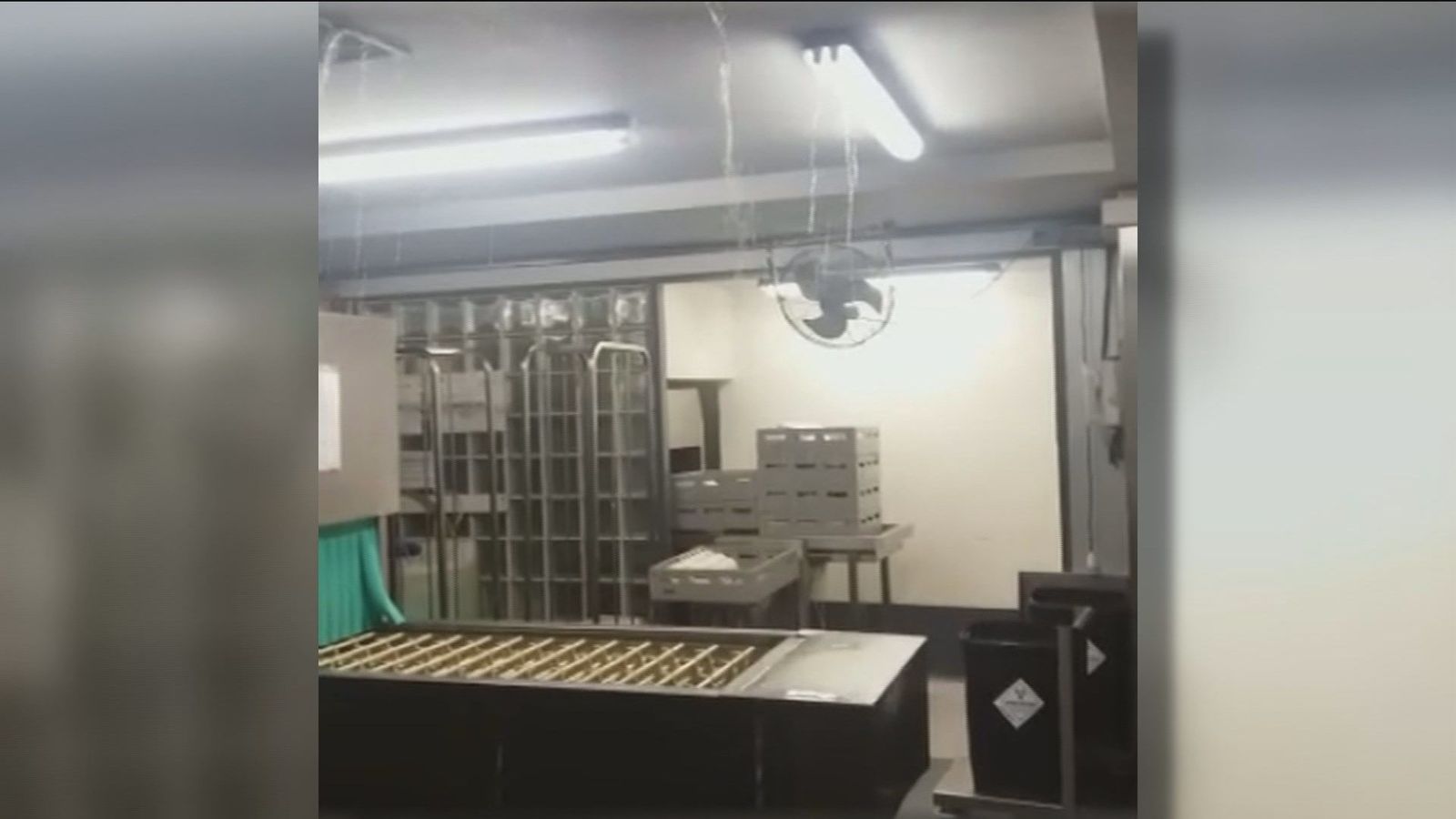 Una avería de agua provoca la caída del techo de la cocina del Hospital del Gregorio Marañón