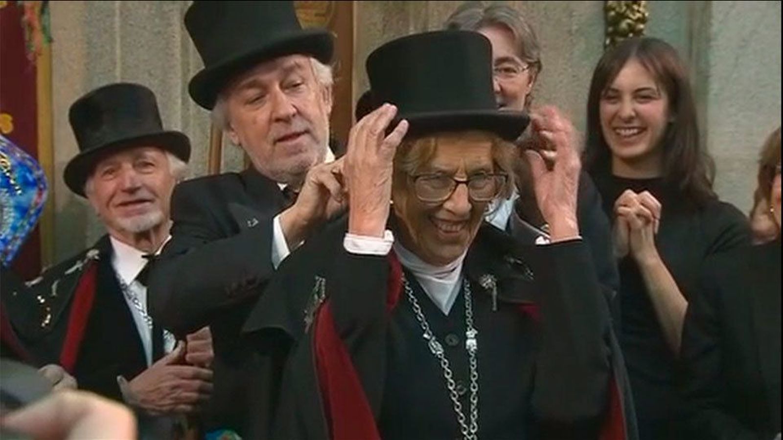 Carmena defiende el Carnaval porque permite "ponerse en la piel del otro"