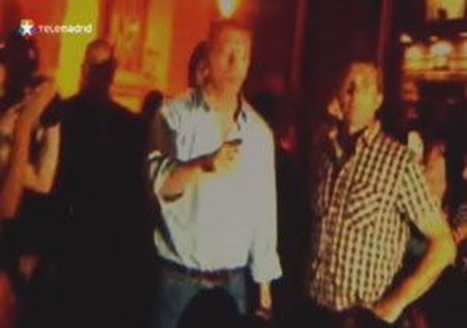 Gallardón, perseguido e increpado en su calle por prohibir la música en Chueca