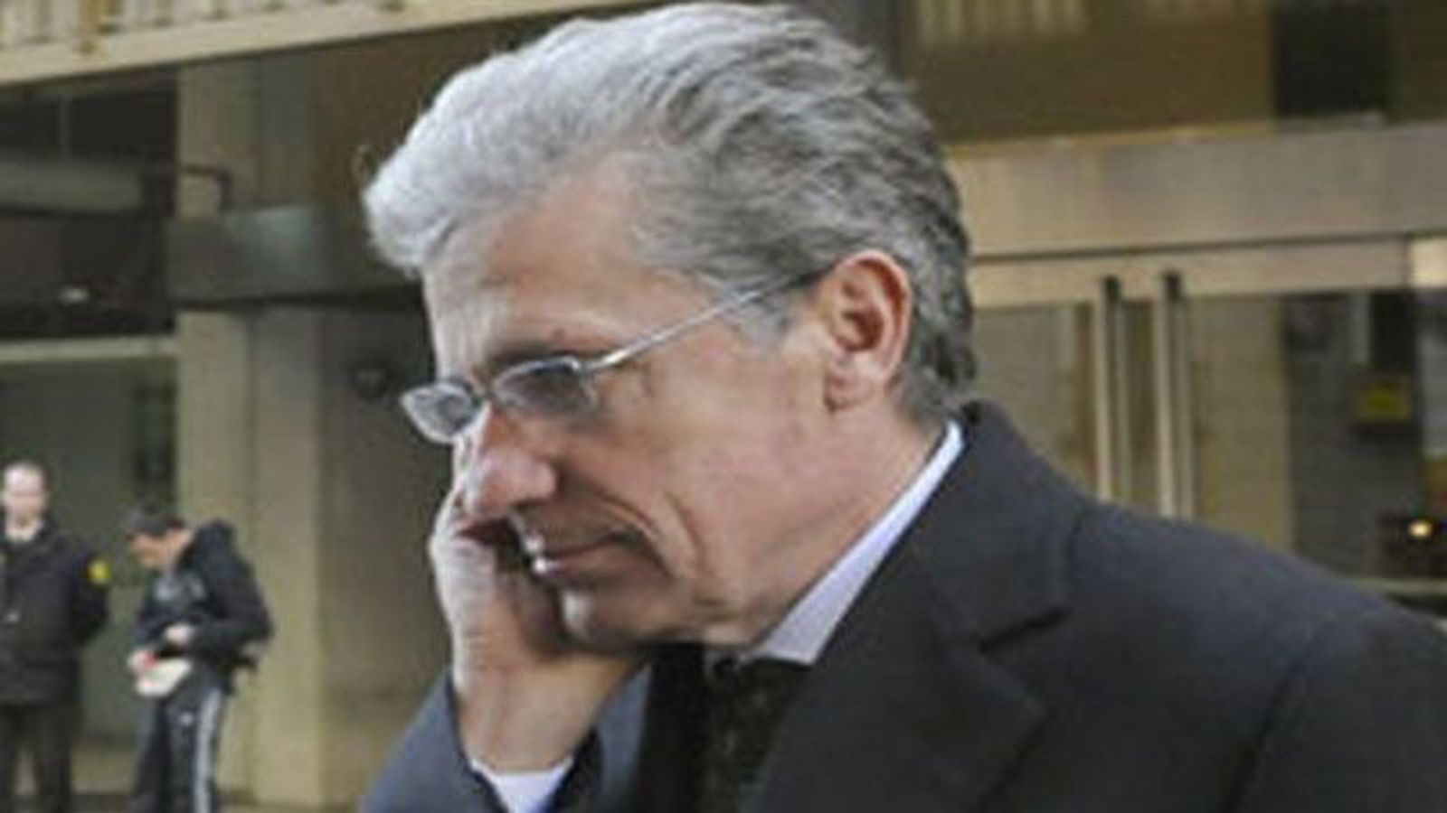 Ignacio González cesa al director general de Economía por las tarjetas de Caja Madrid