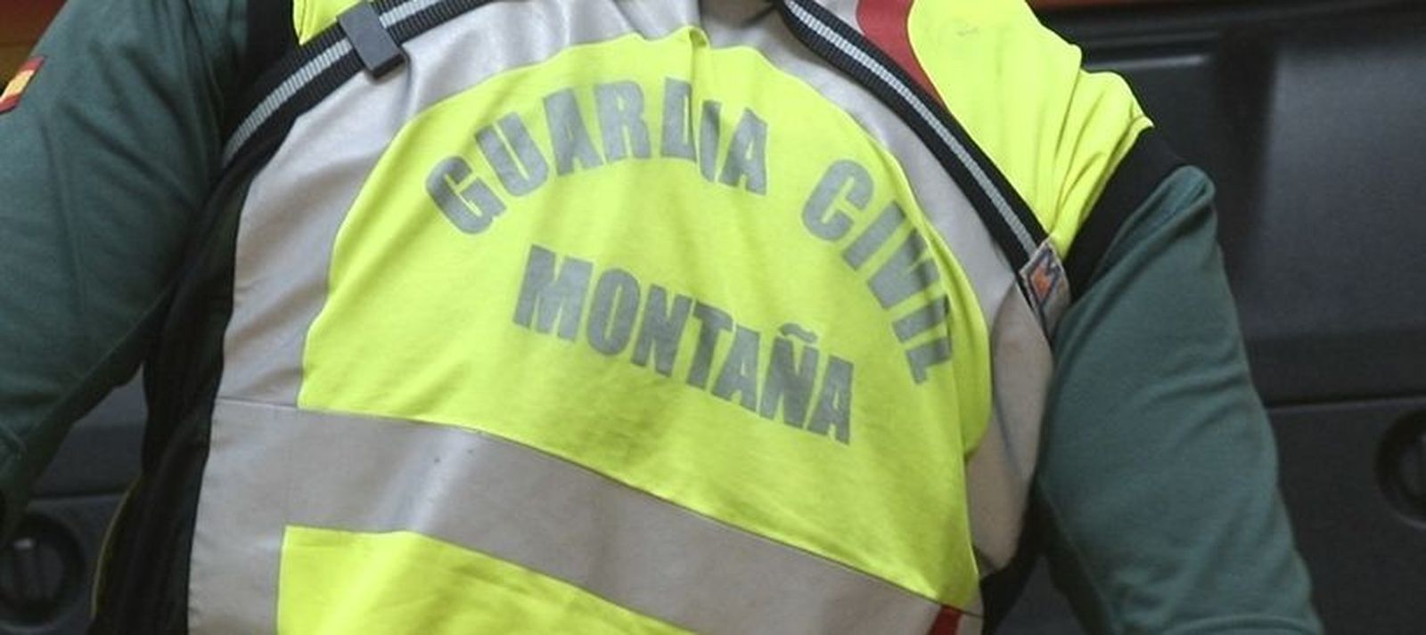 Un miembro del Grupo Especial de Intervención en Montaña (GREIM) de la Guardia Civil