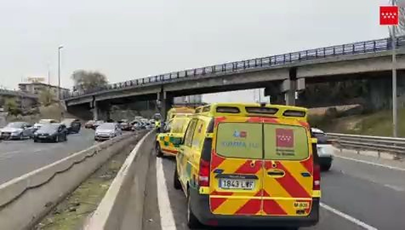 Un motorista en estado grave en un accidente en la A-5