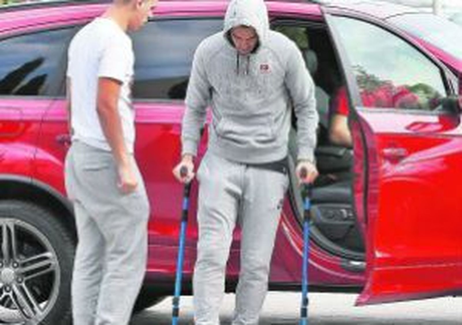 Jesé, con una infección en su rodilla, regresa a Alemania