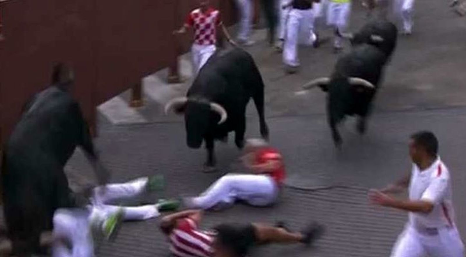 Un herido por asta de toro en el quinto encierro de San Sebastián de los Reyes