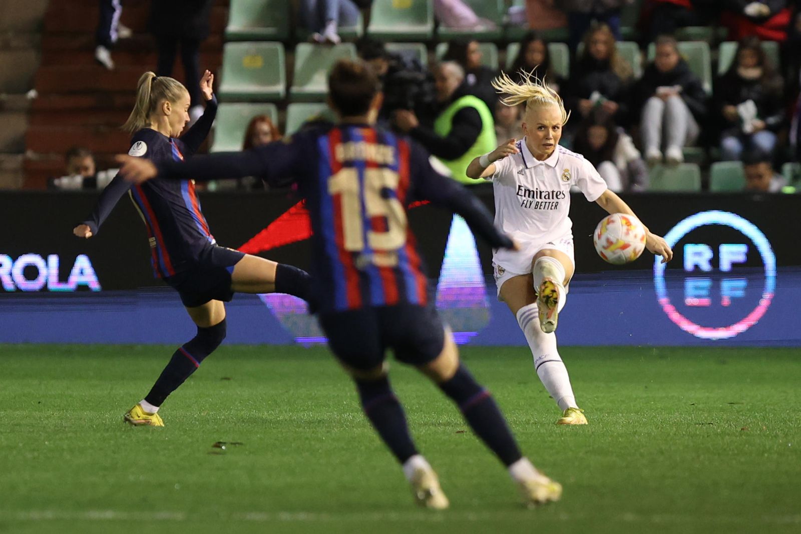 Svava ante el Barcelona