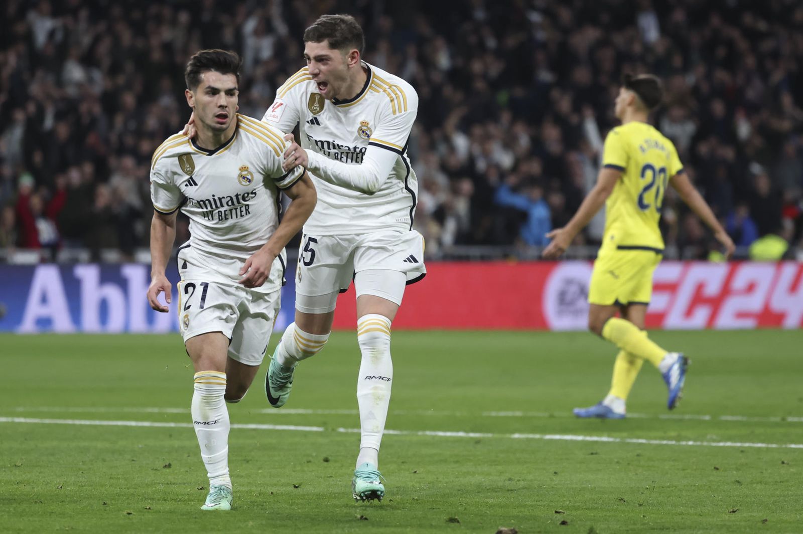 Brahim y Valverde ante el Villarreal