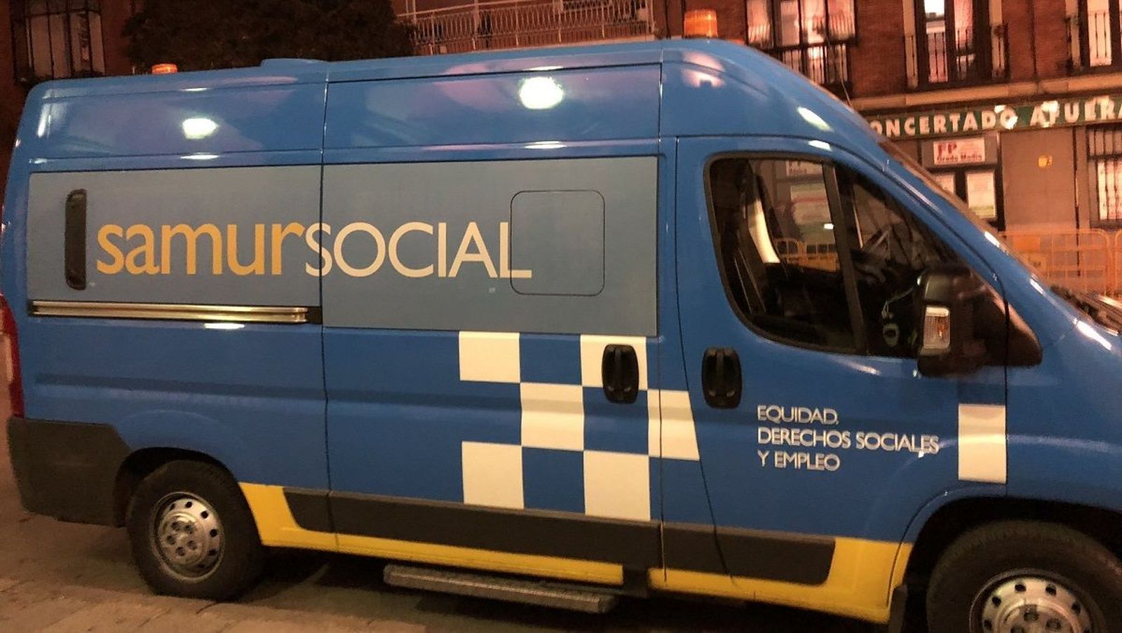El Samur Social ayuda a la mujer víctima de violencia de género desahuciada de su casa en Tetuán