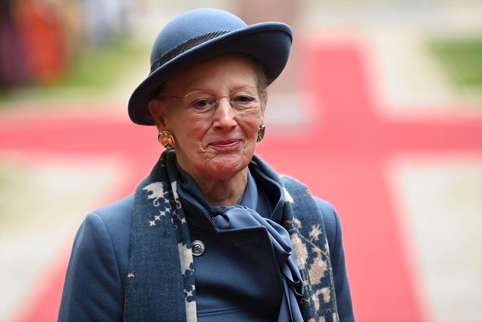 Abdica la reina Margarita