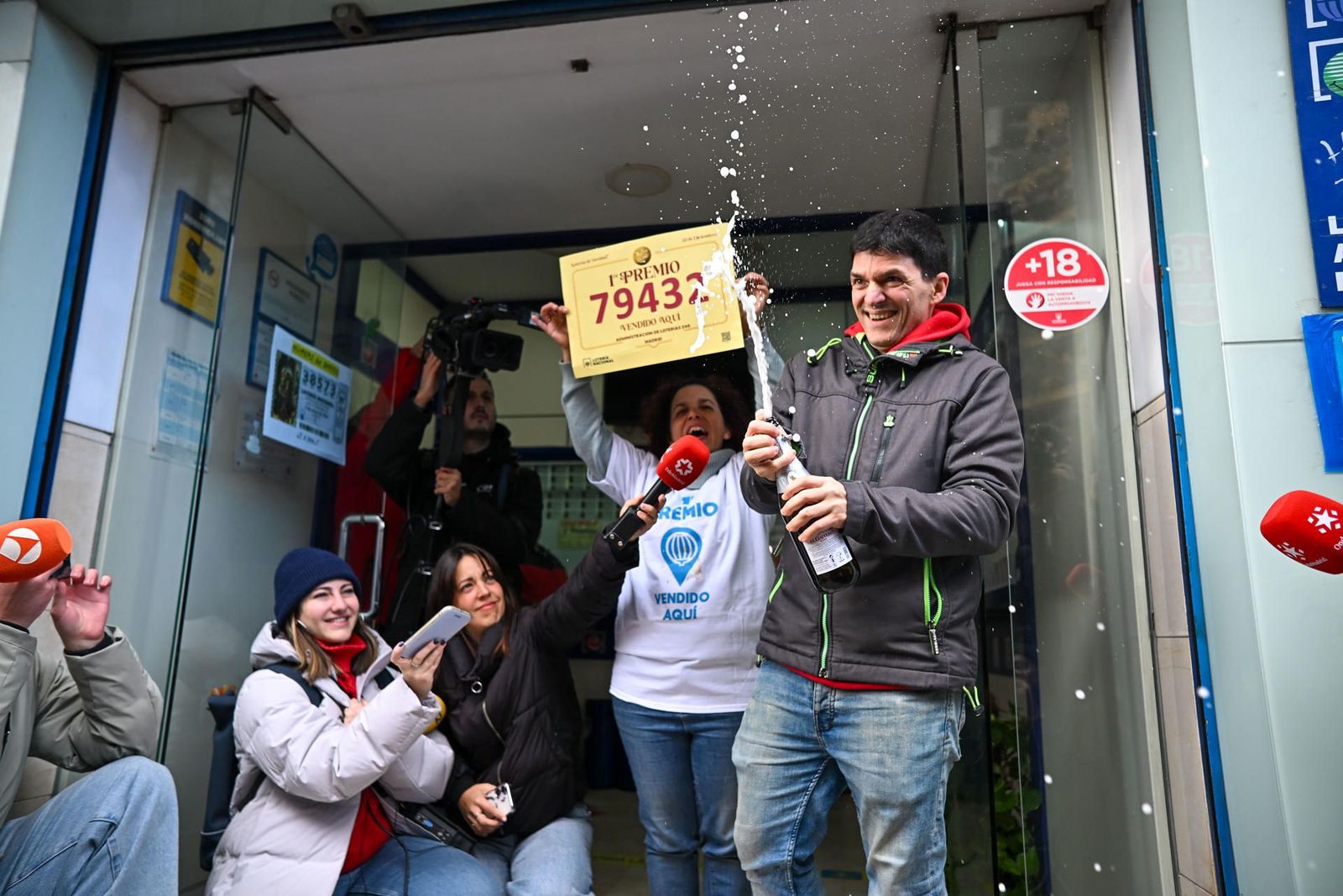 Un sorteo de Navidad a la madrileña: el Gordo y el segundo premio bañan de millones la capital