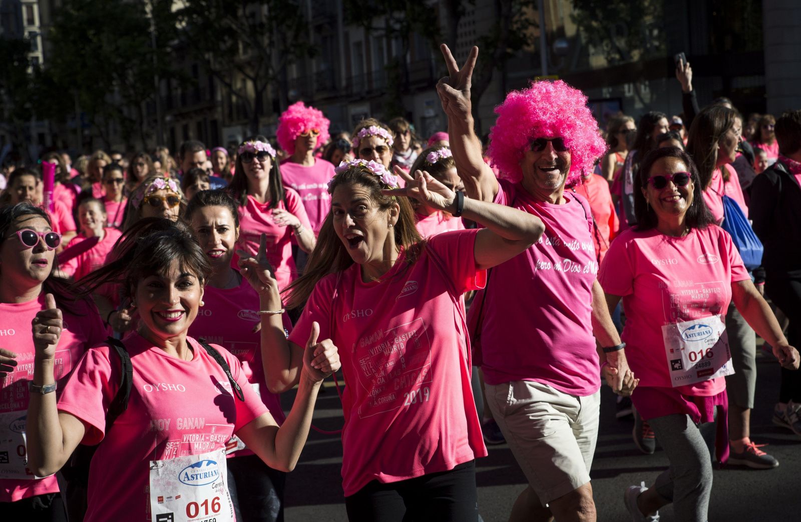 36.000 mujeres tiñen de rosa las calles de Madrid